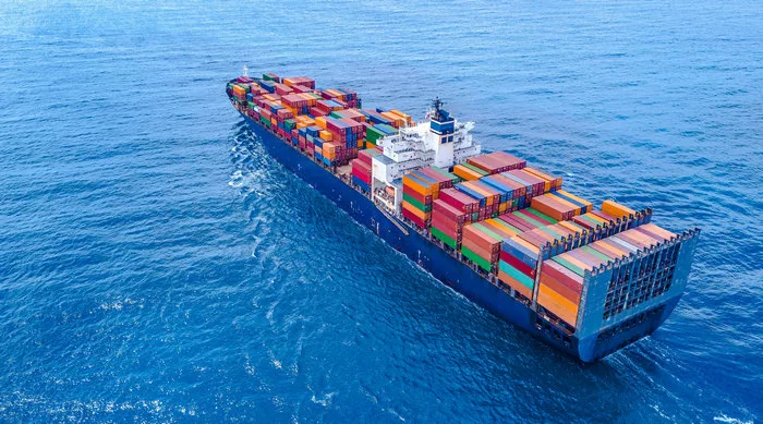 Introdução: Transporte marítimo da China para a Malásia