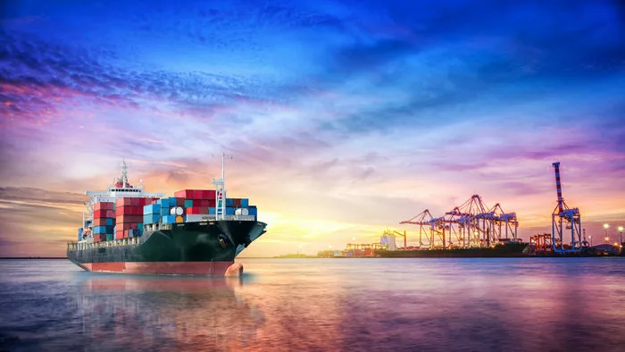 Trasporto marittimo e spedizione di container