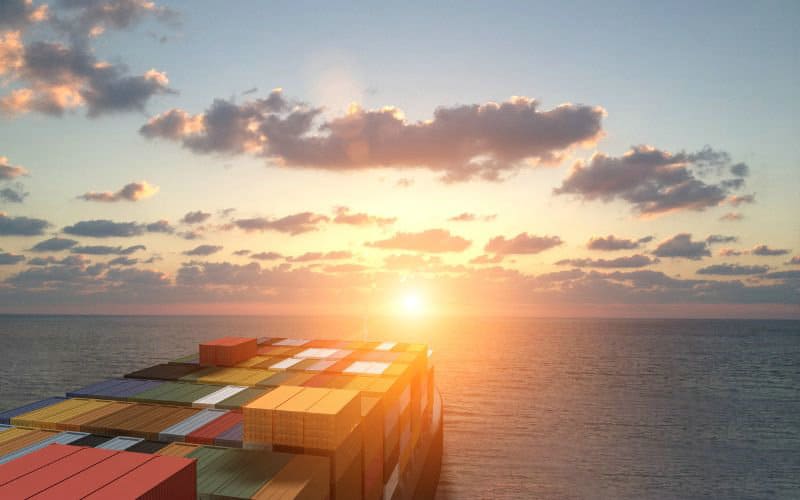 Transport maritim și containere